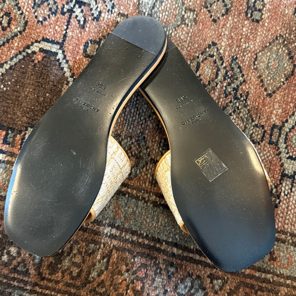 Givenchy 4G Raffia Slides - Picture 2 of 3